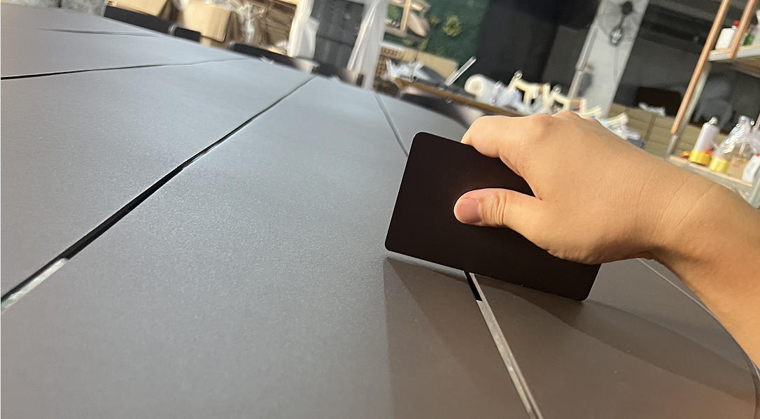 Outdoor coffee table tabletop flatness inspection in China